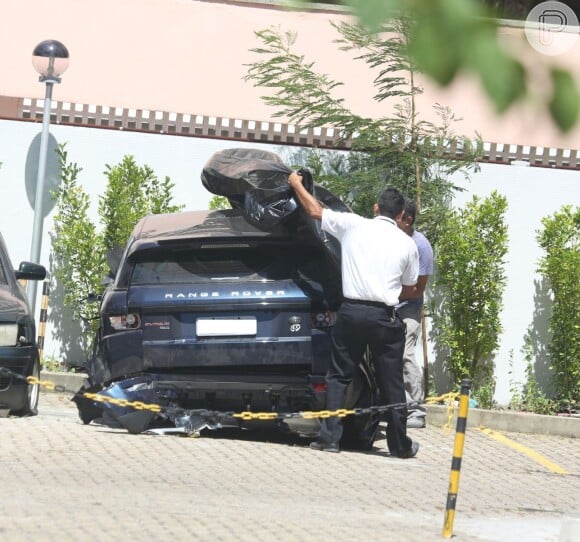 O carro de Isis Valverde ficou parcialmente destruído no acidente