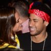 Bruna Marquezine e Neymar curtiram uma festa rodeada de amigos do jogador em Las Vegas, nos EUA. Na ocasião, a atriz subiu em cima de uma mesa para dançar