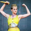 Em entrevista à apresentadora Ellen Degeneres, Katy Perry revelou o motivo de ter adotado o corte 'joãozinho'