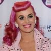 Katy Perry com o cabelo rosa no MTV Europe Music Awards, em novembro de 2011
