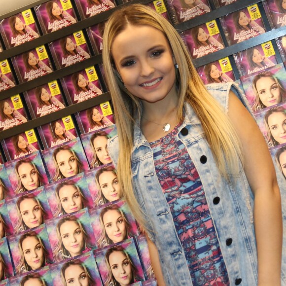 Larissa Manoela comemorou 10 milhões de seguidores em seu Instagram