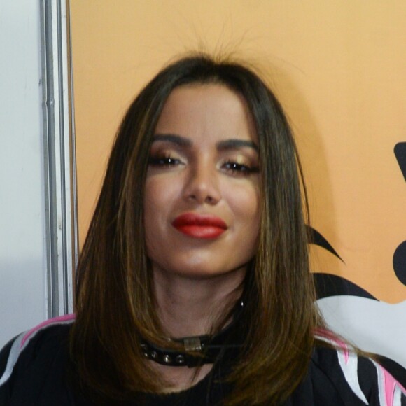 Anitta se divertiu ao ver a cantora de óculos: 'Qual é o nome daquele X-Men?'
