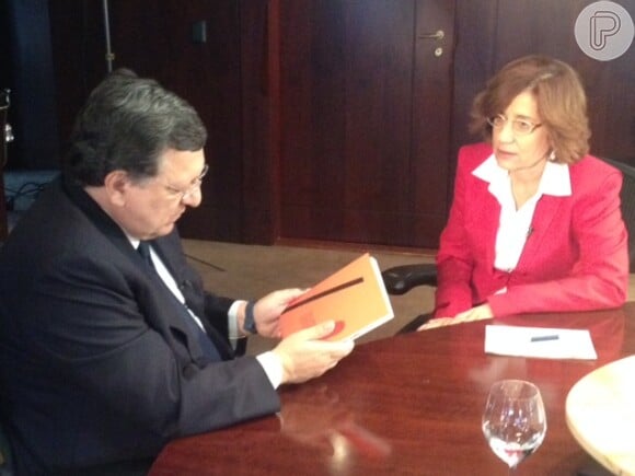 Miriam Leitão, na foto entrevistando o então presidente da Comissão Europeia, José Manuel Durão, em 2014, disse ter sofrido ataque verbal durante voo