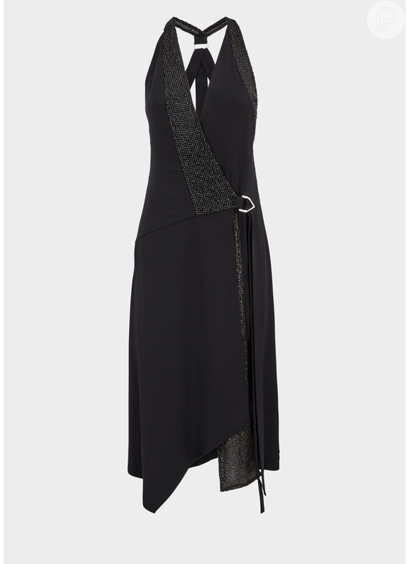 O vestido fendado com decote frontal e nas costas pertence à grife Versace