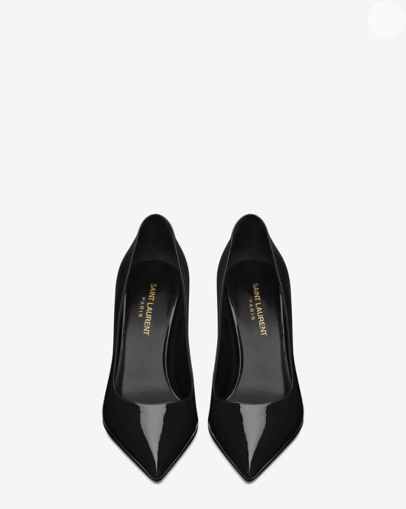 Nos pés, Bruna Marquezine usou scarpins pretos da grife francesa Yves Saint Laurent, à venda por $ 595 ou R$ 1.971