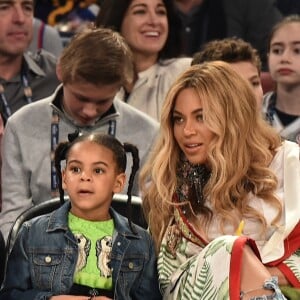 Beyoncé quer ter os gêmeos em casa perto da filha, Blue Ivy, e da família