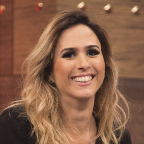 Tatá Werneck afirmou não ter se abalado com as críticas, em entrevista ao 'Vai Fernandinha', do Multishow: 'Nunca tive essa vaidade em cena'
