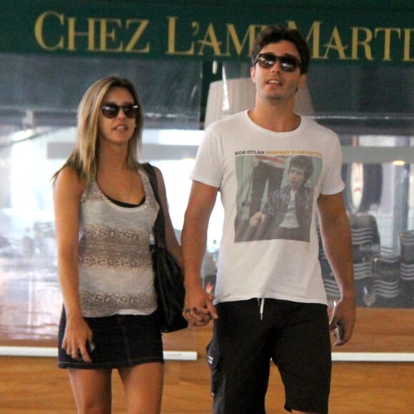 'Ela mandou uma gracinha, eu respondi. Falou uma bobagem', disse Thiago Rodrigues