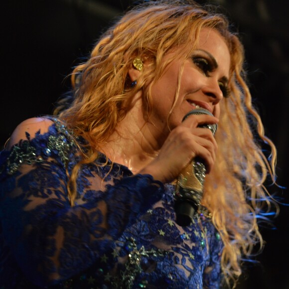 Joelma levou o namorado, Alessandro Cavalcante, para show no Pará