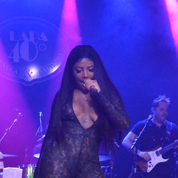 Ludmilla cantou seus sucessos em casa de show nesta madrugada