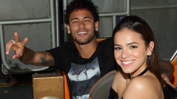 Fã flagra beijo de Bruna Marquezine e Neymar em boate: 'Casal maravilhoso'. Foto