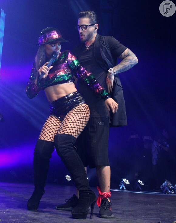 Anitta exibiu o corpo sarado durante show com o cantor Maluma no Rio de Janeiro