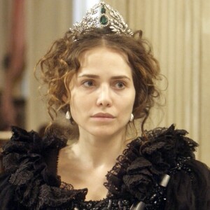 Leopoldina (Leticia Colin) também vai à cadeia para ver Joaquim (Chay Suede) e ele lhe conta tudo o que sabe sobre Thomas (Gabriel Braga Nunes), na novela 'Novo Mundo'