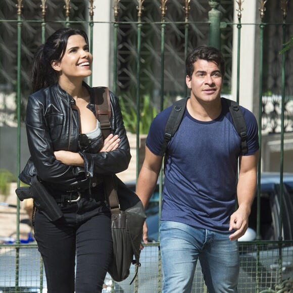 Júlio (Thiago Martins) se envolve com Antônia (Vanessa Giácomo), na novela 'Pega Pega'