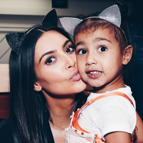 Kim Kardashian se declarou para a filha em aniversário de 4 anos, nesta sexta-feira, 16 de junho de 2017: 'Minha luz'