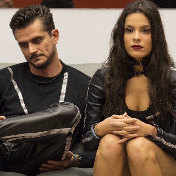 'Não mando indireta pra ninguém', garantiu a ex-BBB Emilly