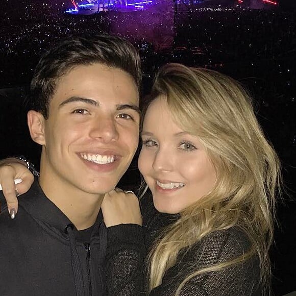 Larissa Manoela e Thomaz Costa têm sido vistos juntos com frequência desde fevereiro