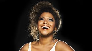 Whitney Houston em show, Thalita Pertuzatti só viu ícone aos 16 anos: 'DVD'