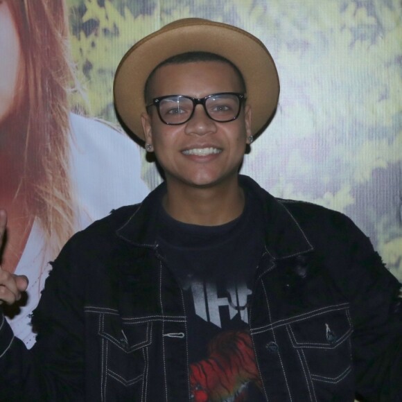 MC Duduzinho comandou a festa de aniversário de Nikki Meneghel e animou convidados