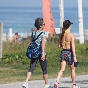 Pérola Faria passou dia dos namorados pela primeira vez sozinha, na última segunda-feira, 12 de junho de 2017