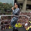 Anitta agita público da Parada LGBT, em São Paulo
