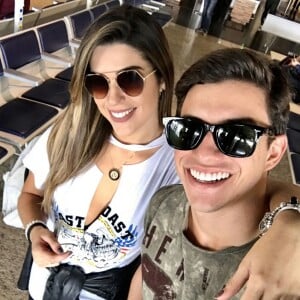 Vivian Amorim faz primeira viagem internacional com o namorado, Manoel Rafaski