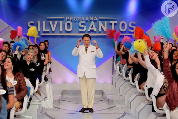 Silvio Santos bateu carro na escada do SBT
