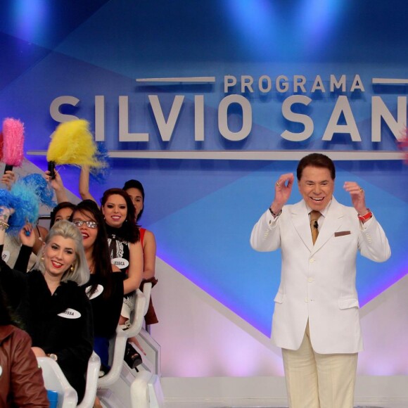 Silvio Santos bateu carro na escada do SBT