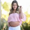 Andressa Suita mantém rotina de trabalho aos 8 meses de gravidez