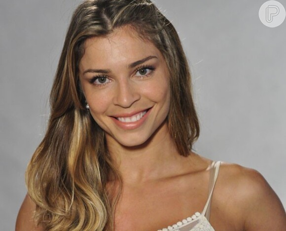 Grazi Massafera está solteira; em entrevista ao jornal "O Globo", atriz afirmou: 'Tudo a seu tempo'