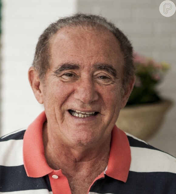 Renato Aragão está se tratando com antibiótico e terá alta hospitalar após terminar a medicação, segundo boletim médico divulgado em 31 de março de 2014