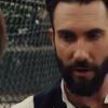 Adam Levine aparece barbudo em filme 'Begin Again'