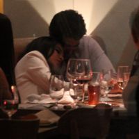 Mariana Rios janta com o namorado, Patrick Bulus, em restaurante no Leblon, RJ