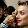 Thaila Ayala usou uma maquiagem com destaque nos olhos para o desfile da Ausländer