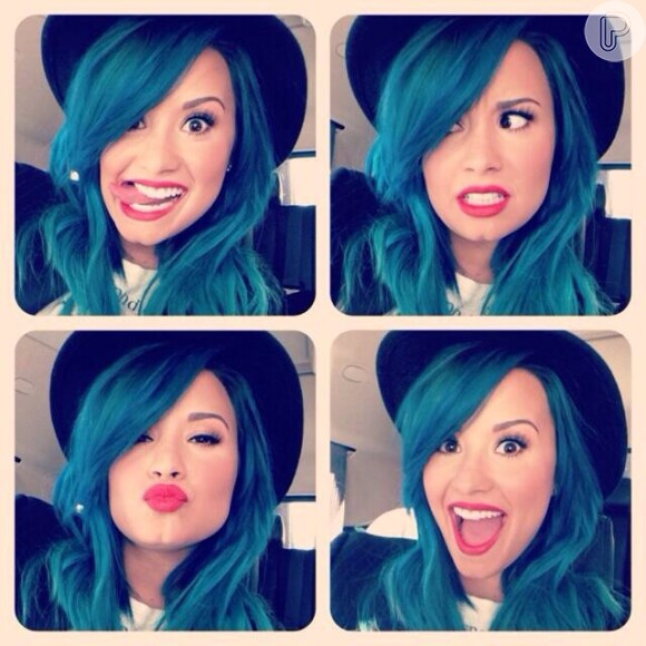 Demi Lovato exibia madeixas azuis