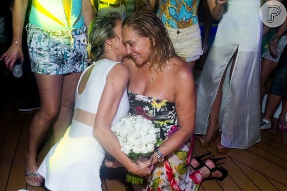 Susana Vieira e a nora, Ketryn Goetten, comemoram casamento com festa em cruzeiro no Rio