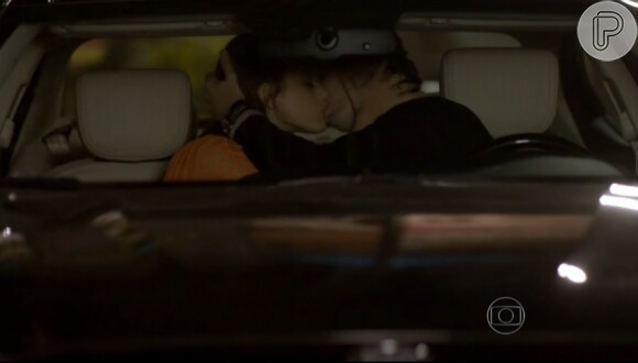Beijo de Luiza (Bruna Marquezine) e Laerte (Gabriel Braga Nunes) não levanta a audiência de 'Em Família'