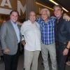 Tony Ramos, Elias Gleizer, Antonio Fagundes e Alexandre Borges posam para foto na pré-estreia de 'Getúlio'