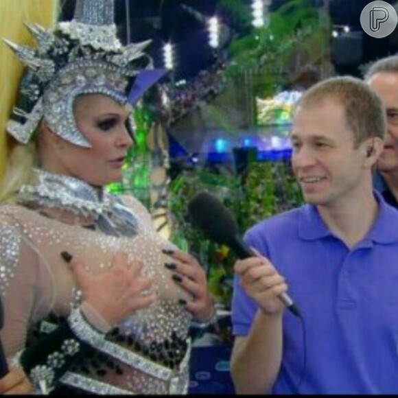 Tiago Leifert soltou pérolas no Carnaval, entre elas, ao entrevistar Monique Evans