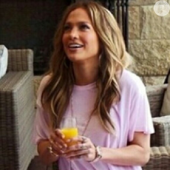 Jennifer Lopez revela detalhes sobre novo álbum e anuncia single ‘First Love’ 25 de abril de 2014