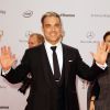 Robbie Williams será pai pela segunda vez. O cantor confirmou a novidade em seu Twitter em 28 de abril de 2014
