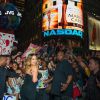 Mariah Carey divulga seu novo CD, 'Me. I am Mariah', no meio da Times Square, em Nova York, e distribui autógrafos para fãs, em 1 de maio de 2014