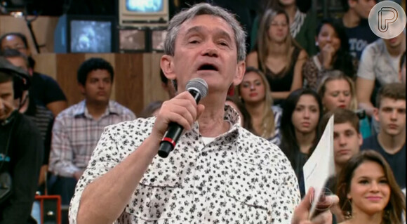 O apresentador Serginho Groisman perguntou a Daniel Alves se Neymar estava com ele no programa 'Altas Horas' neste sábado, 3 de maio de 2014