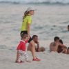 Angélica e Luciano Huck levaram a filha Eva, de 1 ano e 7 meses, neste domingo, 4 de maio de 2014, à praia da Barra da Tijuca, Zona Oeste do Rio de Janeiro