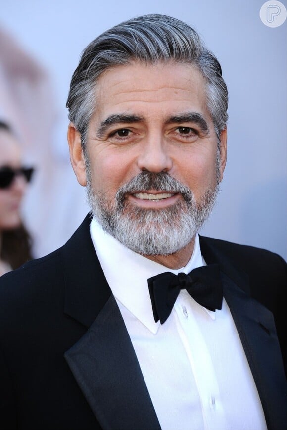 George Clooney, que sempre se intitulou solteiro convicto, vai se casar com a humanitária Amal Alamuddin