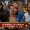 Andressa Urach se divertiu na estreia como repórter