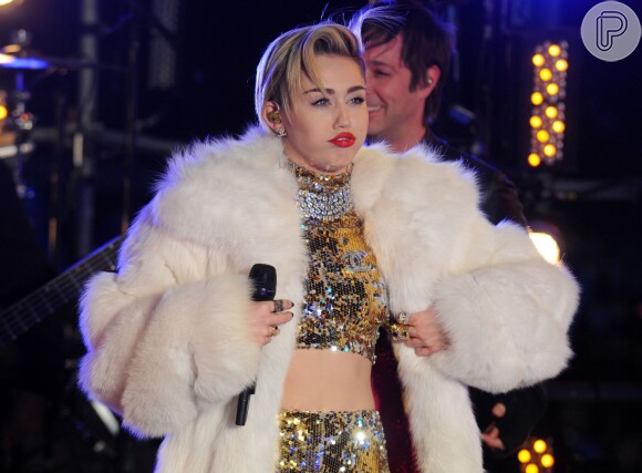 Miley Cyrus recusou convites para substituir Christina Aguilerano "The Voice USA", segundo informações do site norte-americano 'Radar Online', nesta terça-feria, 6 de maio de 2014