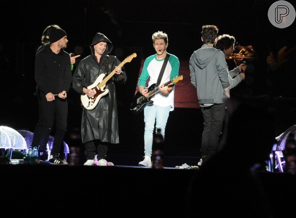 One Direction faz show no estádio do Morumbi, em São Paulo, e recebe recado de Pelé, em 10 de maio de 2014