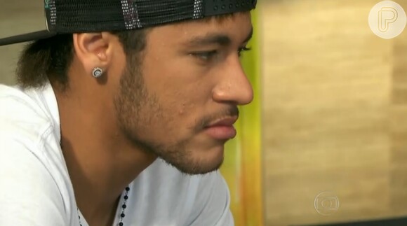 Tenso, Neymar tenta aprender hit de Claudia Leitte durante o 'Fantástico'