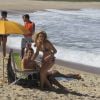 Isabelle Drummond mostrou sua boa forma na praia de Grumari, na Zona Oeste do Rio, na manhã desta segunda-feira, 12 de maio de 2014. De biquíni, a atriz gravou cenas na pele de Megan, sua personagem na novela 'Geração Brasil'